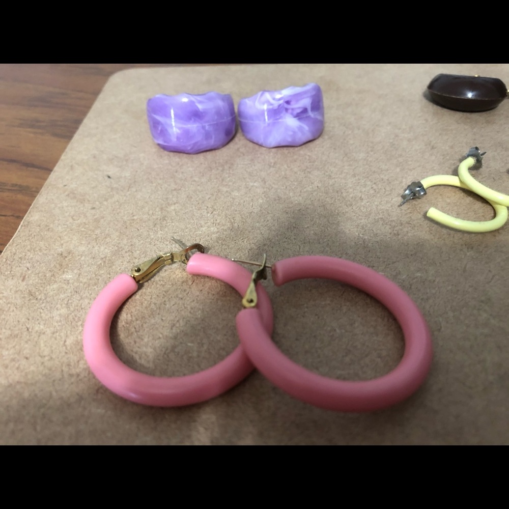 5 Earring sets - Picture 4 of 4